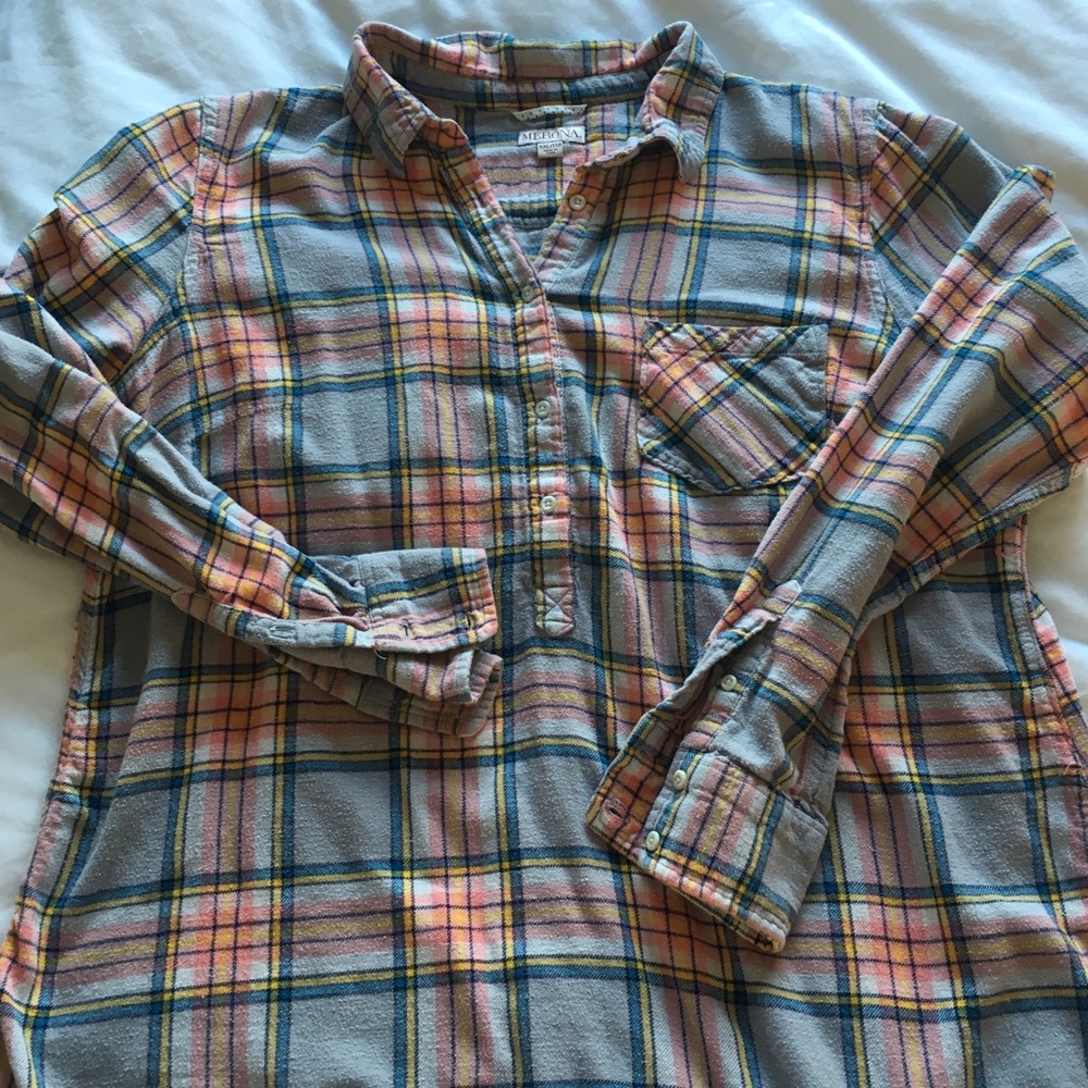 Women's flannel shirt
